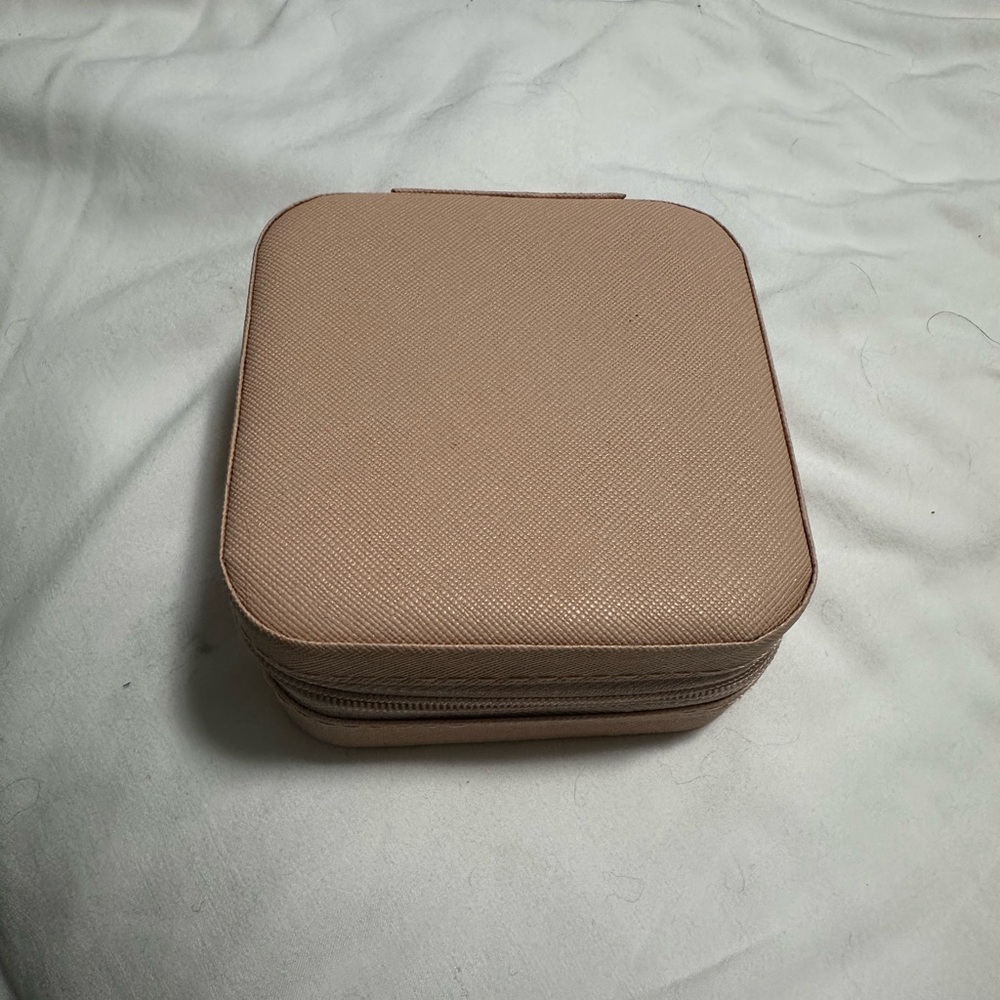 Blush Square Jewelry Case